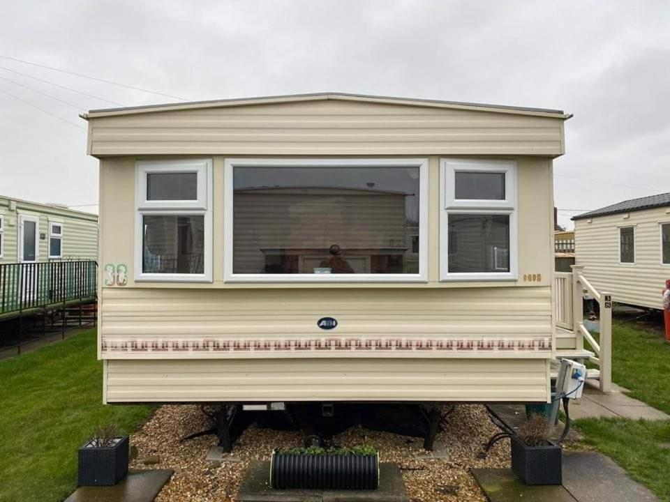 8 Berth Sealands Hotel Инголдмелс Екстериор снимка