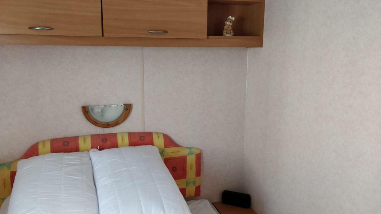 8 Berth Sealands Hotel Инголдмелс Екстериор снимка